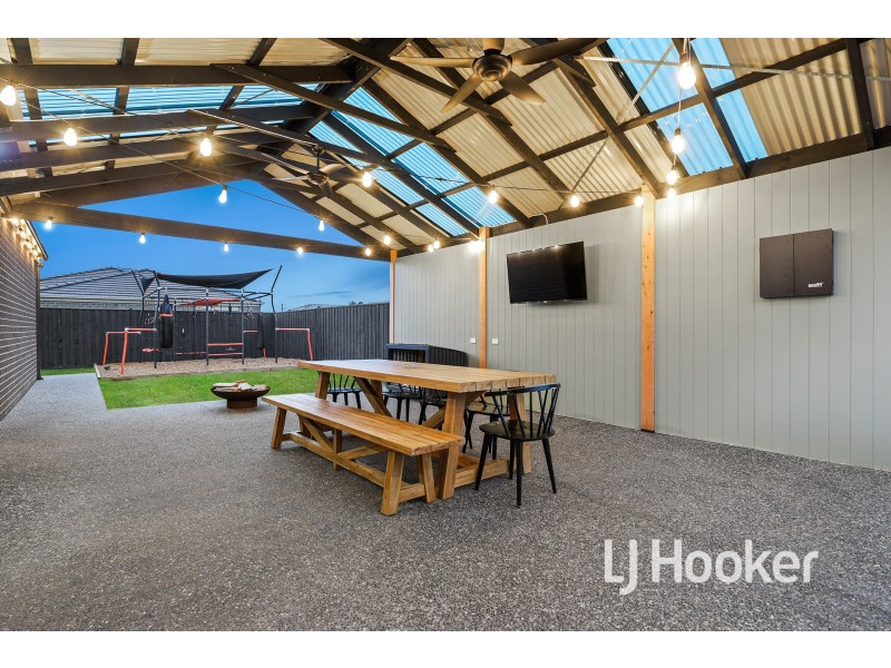 21 Camelia Drive, Bunyip VIC 3815