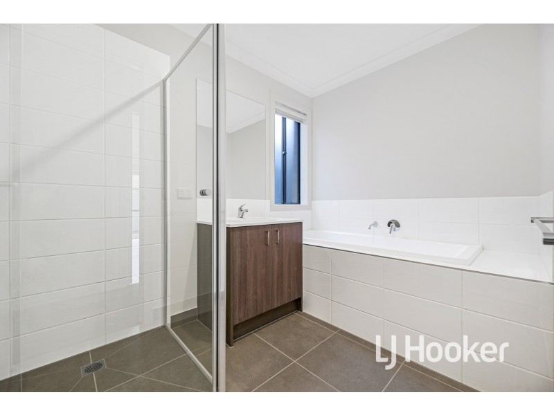 19 Pennine Circuit, Officer VIC 3809