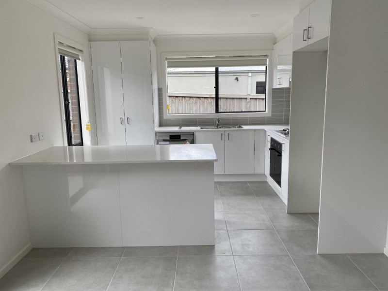 11 Pennine Circuit, Officer VIC 3809