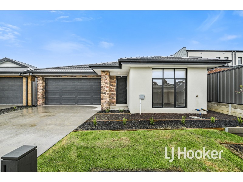 11 Pennine Circuit, Officer VIC 3809