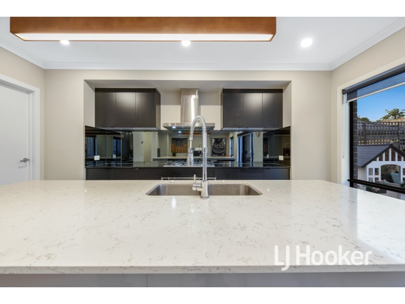 46 Meadowlea Crescent, Pakenham VIC 3810