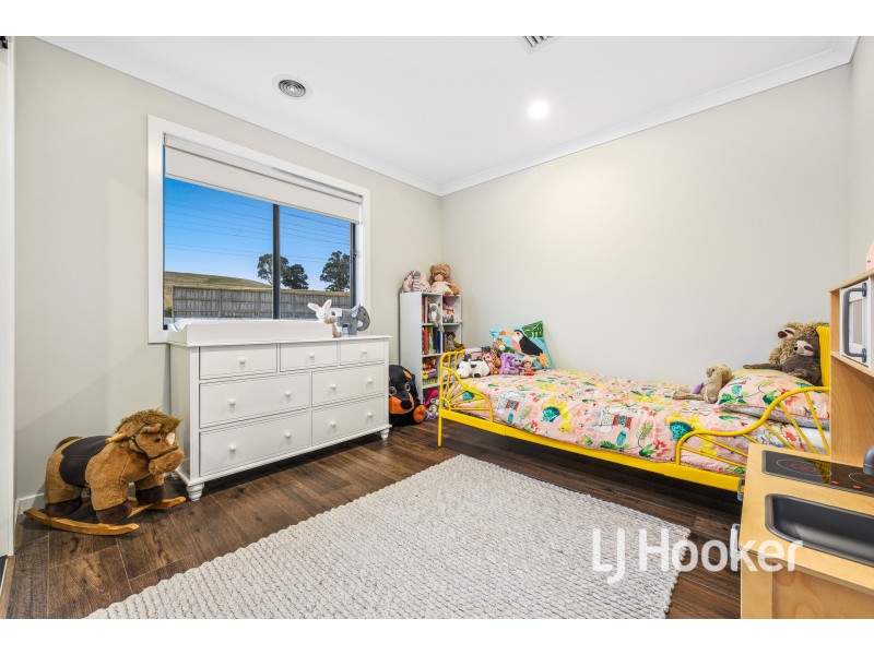46 Meadowlea Crescent, Pakenham VIC 3810