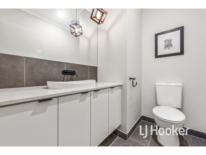 46 Meadowlea Crescent, Pakenham VIC 3810