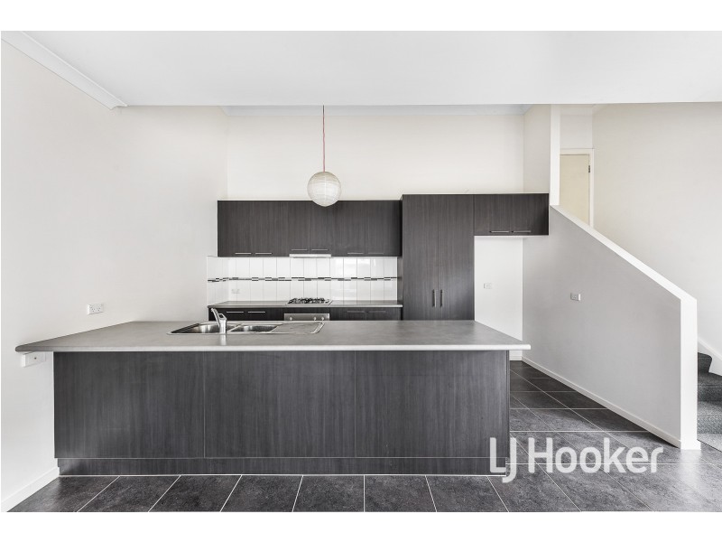 9 McClenaghan Place, Pakenham VIC 3810