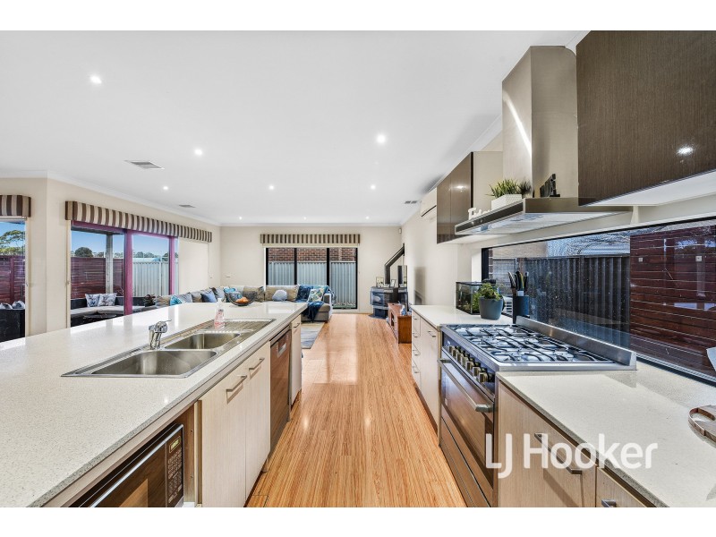 13 Wembley Circuit, Pakenham VIC 3810