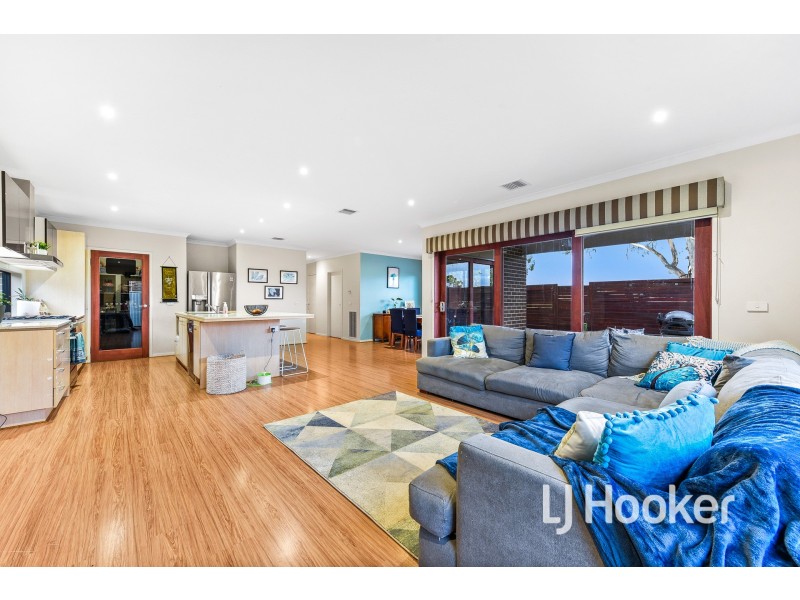 13 Wembley Circuit, Pakenham VIC 3810