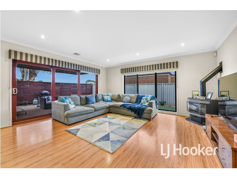 13 Wembley Circuit, Pakenham VIC 3810