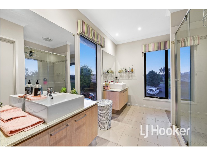 13 Wembley Circuit, Pakenham VIC 3810