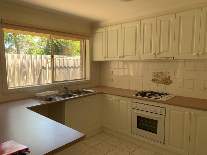 3/9 Henty Street, Pakenham VIC 3810