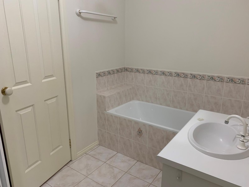 3/9 Henty Street, Pakenham VIC 3810