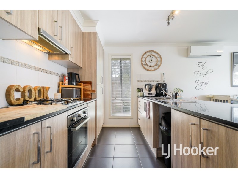7/34 Sir Thomas Drive, Pakenham VIC 3810