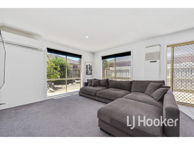 17 Grand Central Boulevard, Pakenham VIC 3810