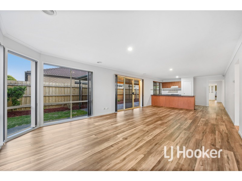 2 Gillian Place, Pakenham VIC 3810