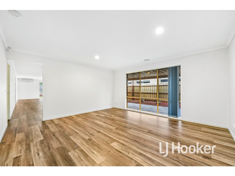 2 Gillian Place, Pakenham VIC 3810