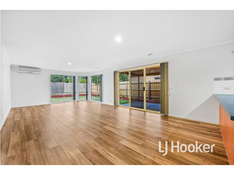 2 Gillian Place, Pakenham VIC 3810