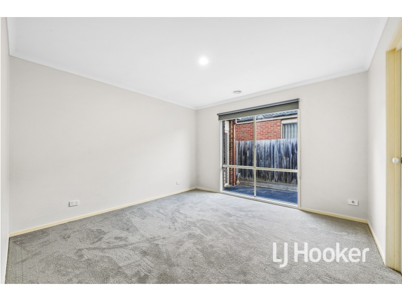 2 Gillian Place, Pakenham VIC 3810