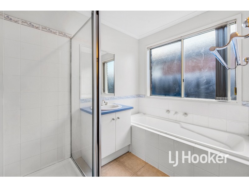 2 Gillian Place, Pakenham VIC 3810