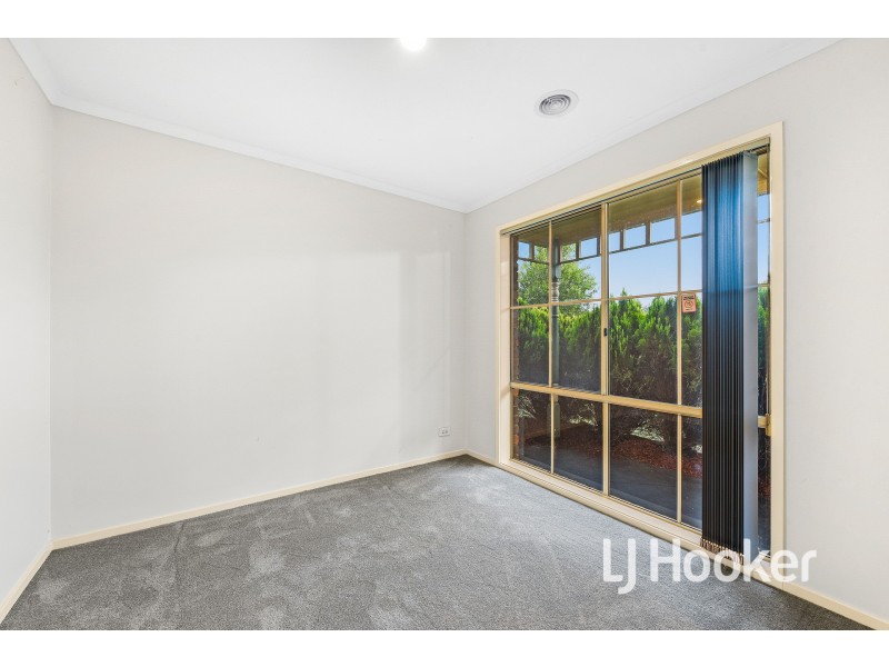 2 Gillian Place, Pakenham VIC 3810