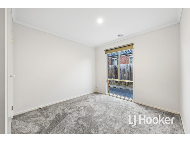 2 Gillian Place, Pakenham VIC 3810