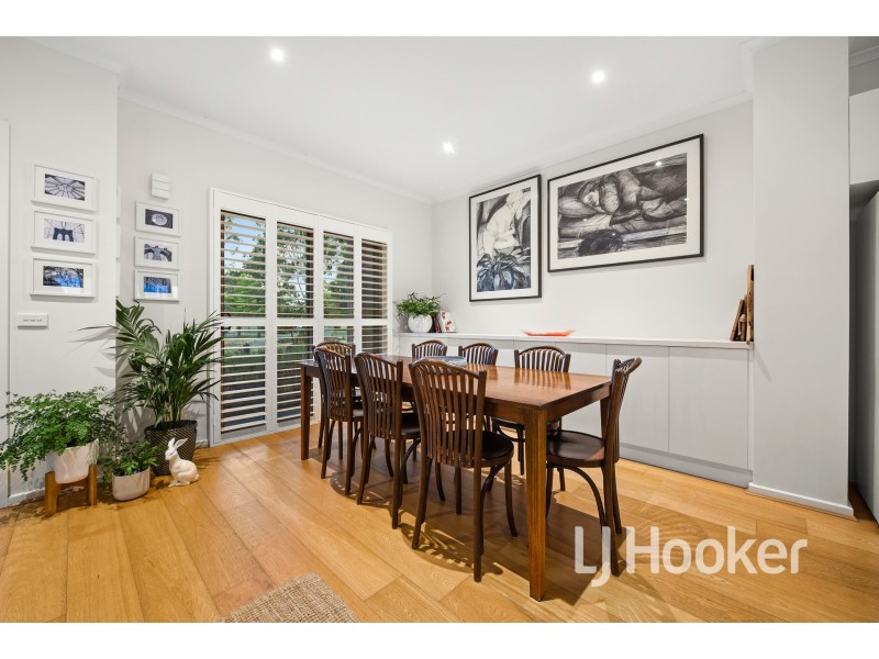 15/11 Howqua Place, Pakenham VIC 3810