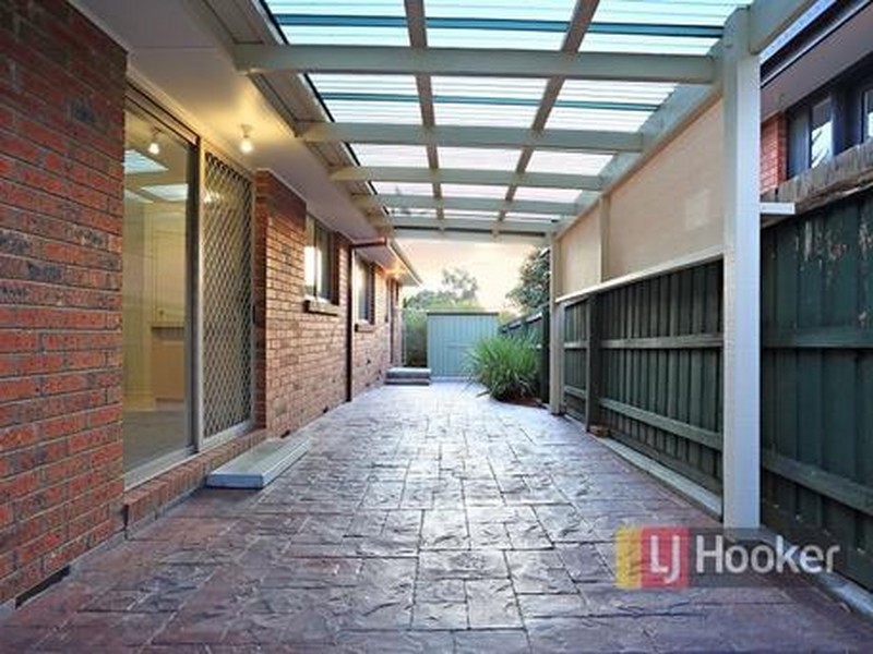 12 Balmoral Way, Pakenham VIC 3810