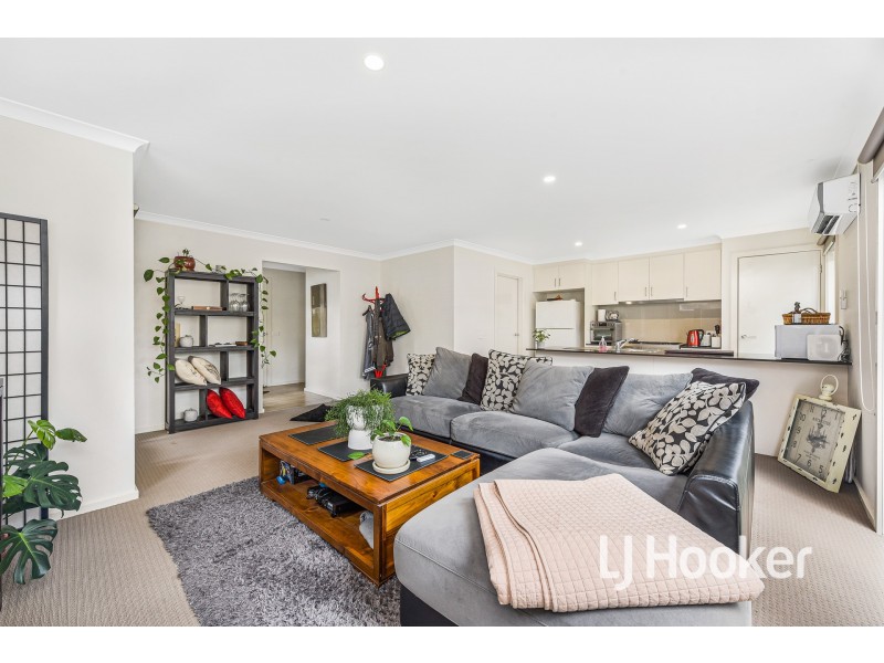 8 Nemo Street, Pakenham VIC 3810