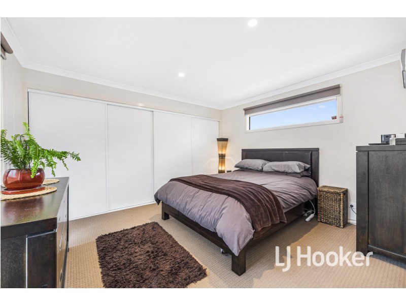 8 Nemo Street, Pakenham VIC 3810