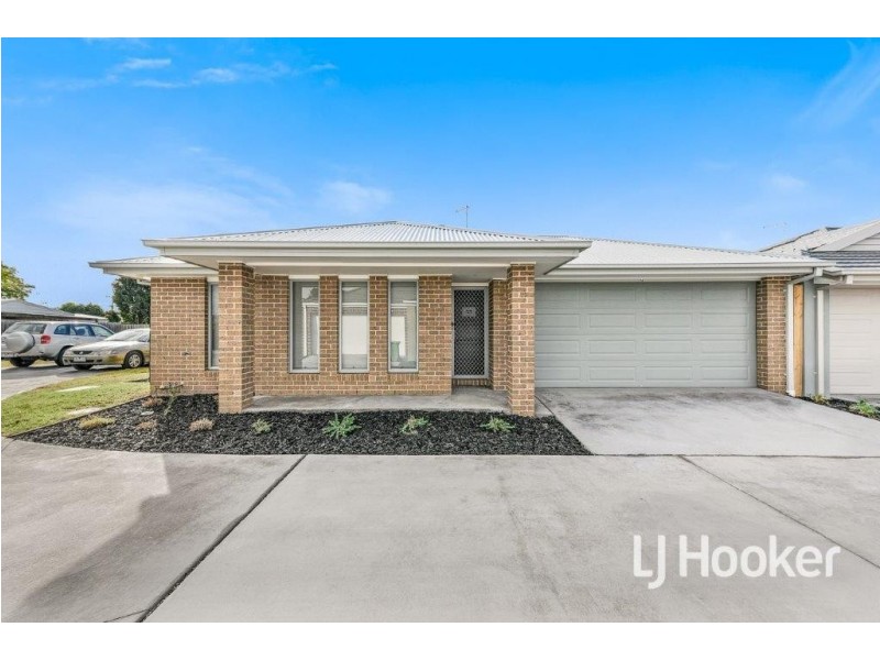 26 Quinella Way, Pakenham VIC 3810