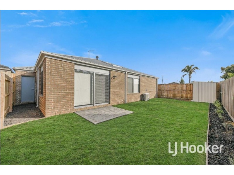 26 Quinella Way, Pakenham VIC 3810