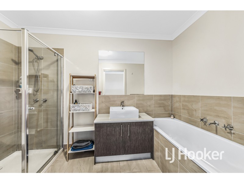 56 Annecy Lane, Pakenham VIC 3810