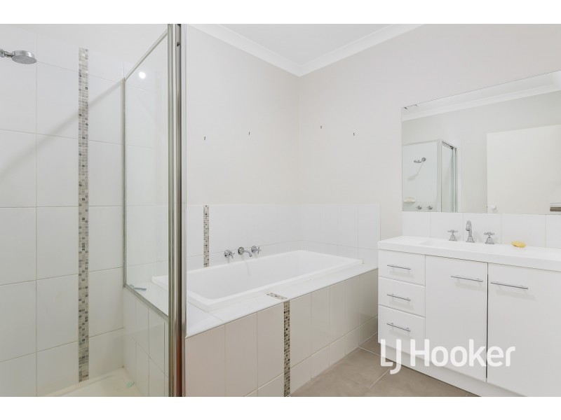 19 Havana Parade, Pakenham VIC 3810