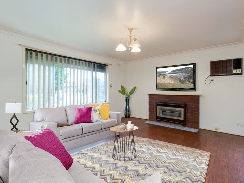 10 Charles Street, Pakenham VIC 3810