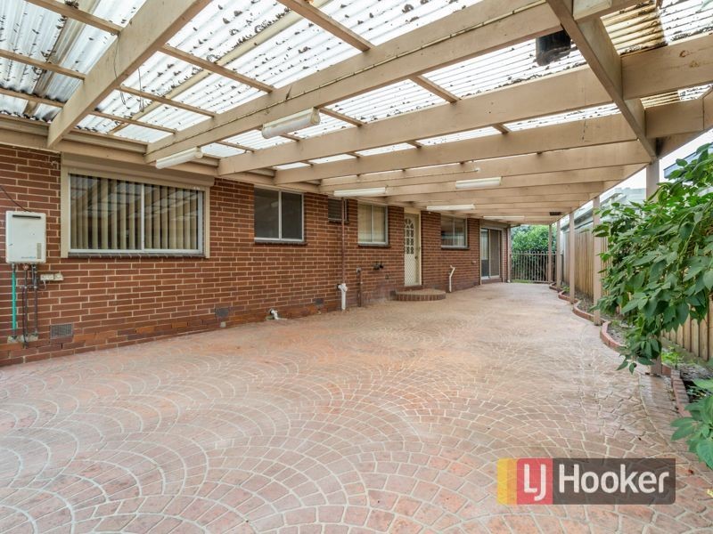 10 Charles Street, Pakenham VIC 3810