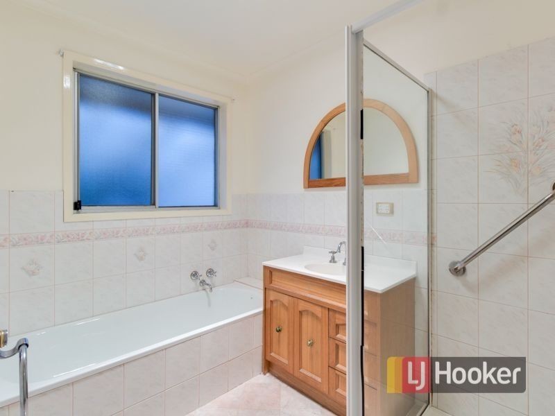 10 Charles Street, Pakenham VIC 3810