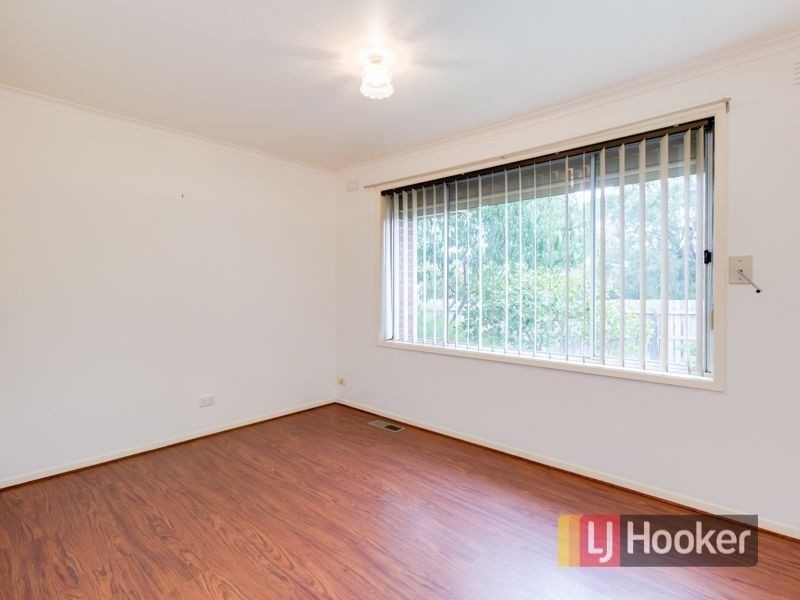 10 Charles Street, Pakenham VIC 3810