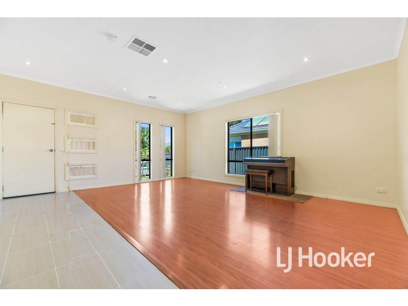 7 Downing Square, Pakenham VIC 3810