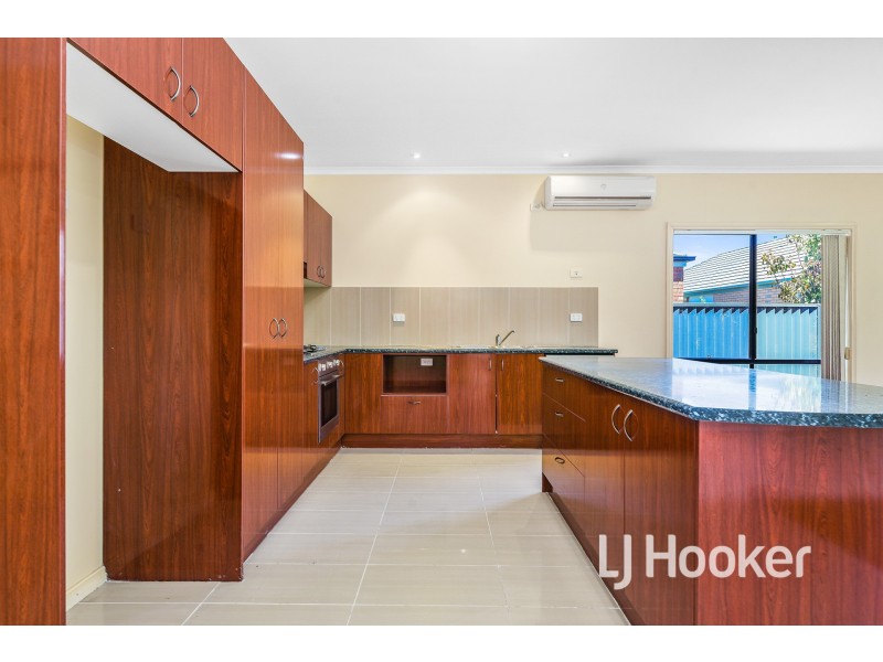 7 Downing Square, Pakenham VIC 3810