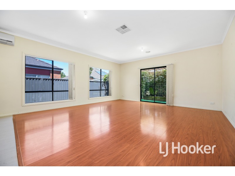 7 Downing Square, Pakenham VIC 3810