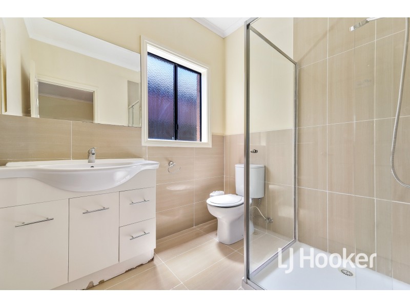 7 Downing Square, Pakenham VIC 3810