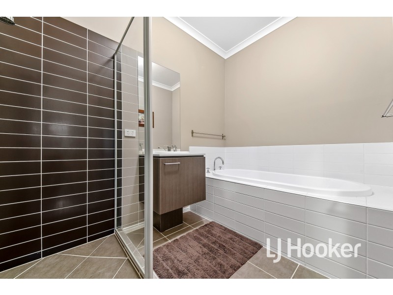 7 Ibis Close, Pakenham VIC 3810