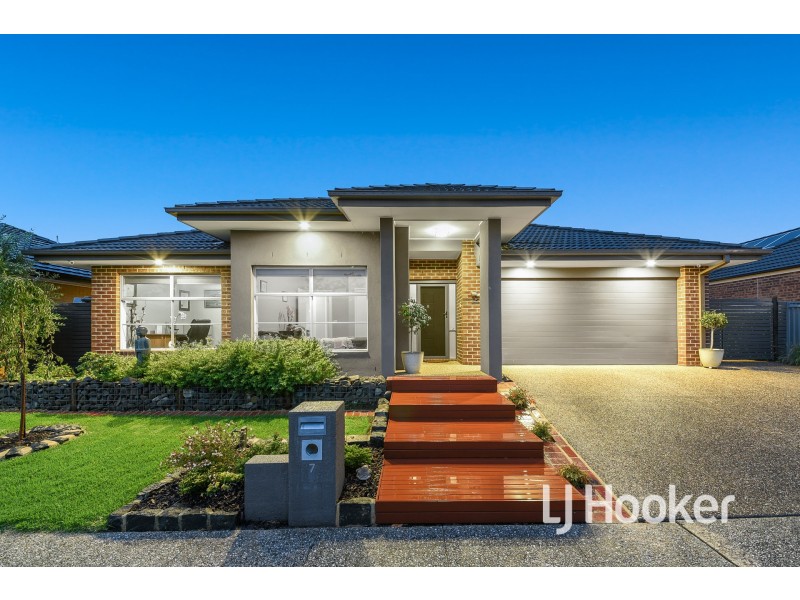 7 Ibis Close, Pakenham VIC 3810