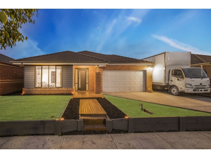 14 Sweet Pea Drive, Pakenham VIC 3810