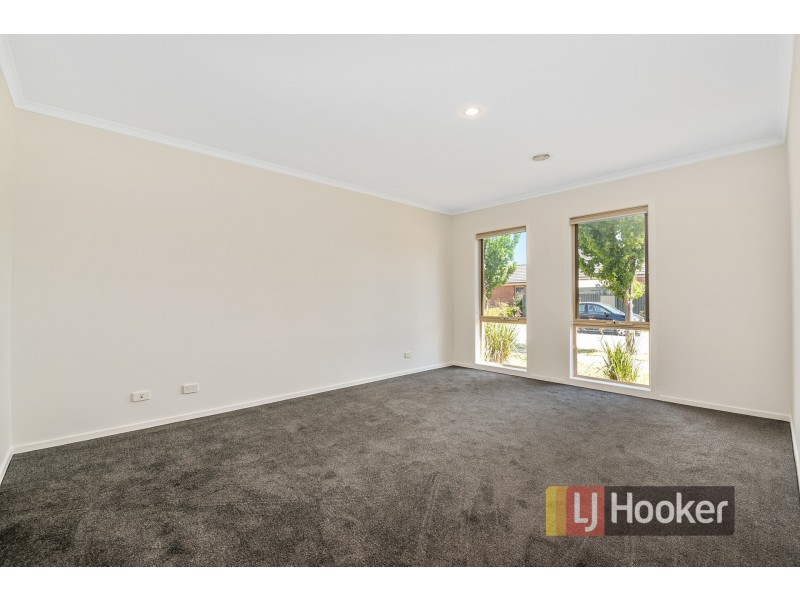 38 Britton Drive, Pakenham VIC 3810