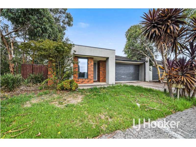 52 Devine Drive, Pakenham VIC 3810