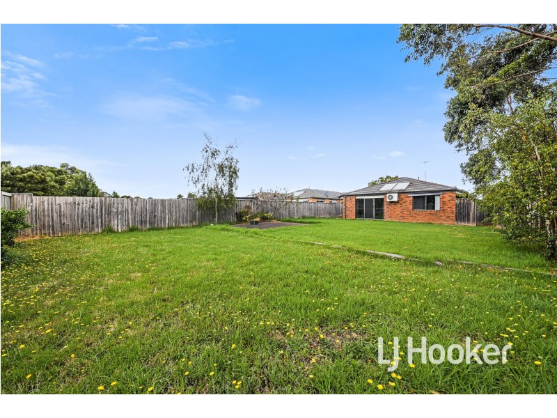 52 Devine Drive, Pakenham VIC 3810