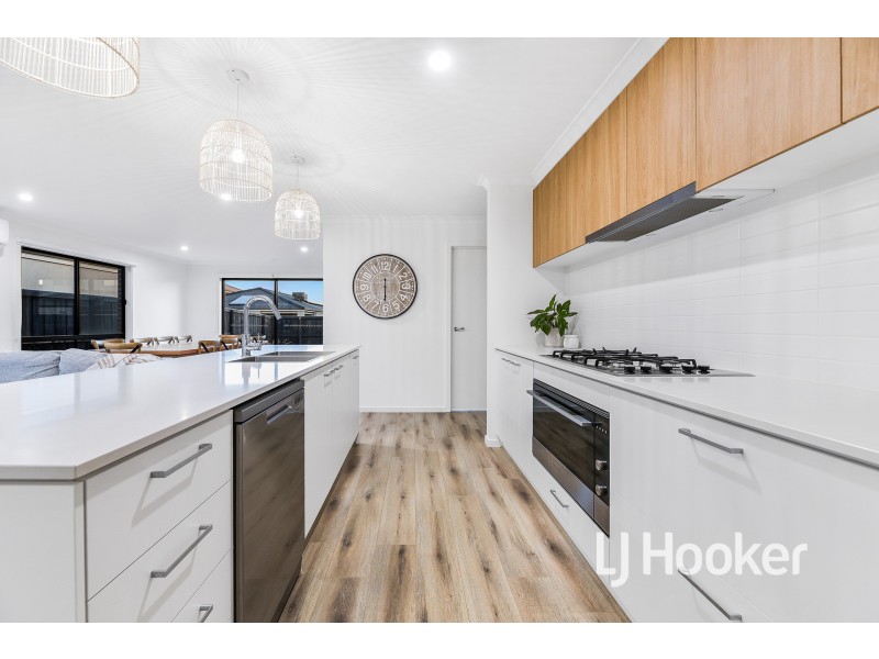 17 Berri Avenue, Officer South VIC 3809