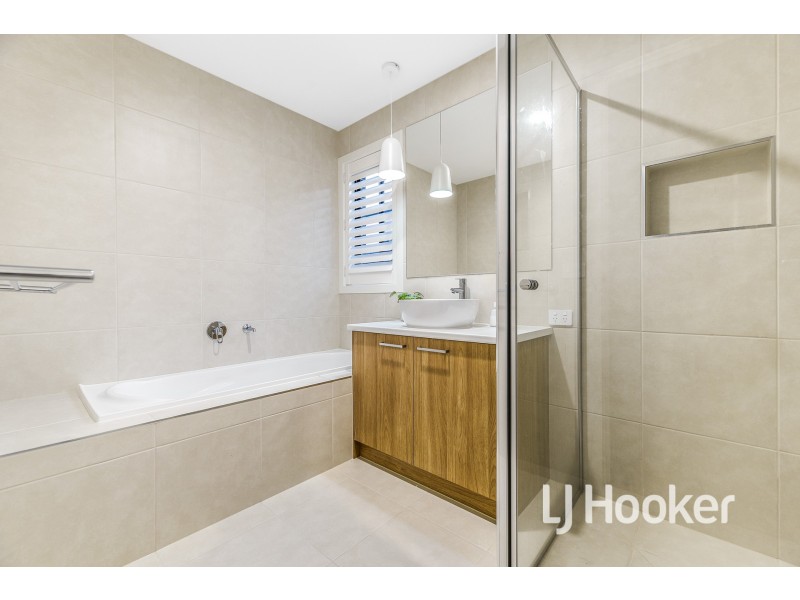 17 Berri Avenue, Officer South VIC 3809