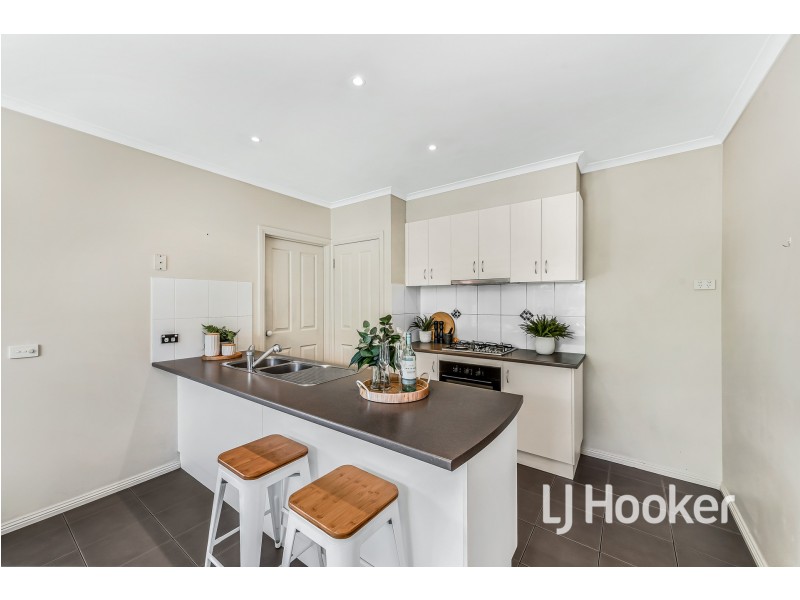 8A Ebony Drive, Pakenham VIC 3810