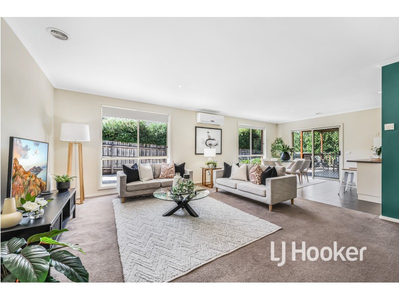 8A Ebony Drive, Pakenham VIC 3810