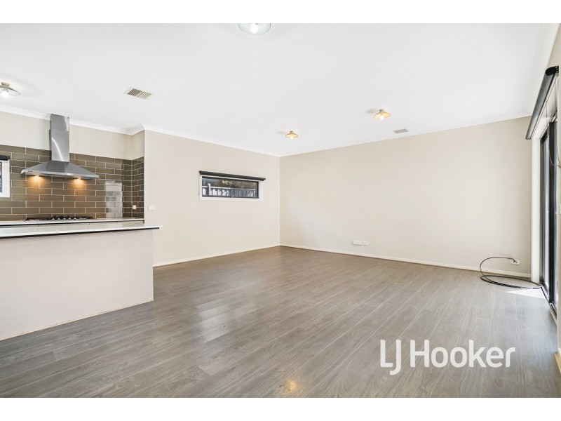 12 Denton Drive, Officer VIC 3809